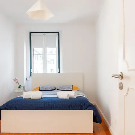 Modern Bairro Alto Хостел *